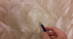 چگونه لک خودکار را از روی کاغذ دیواری پاک کنیم؟