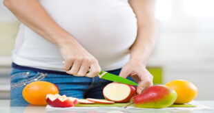 چه میوه هایی برای کم خونی در بارداری مفید است