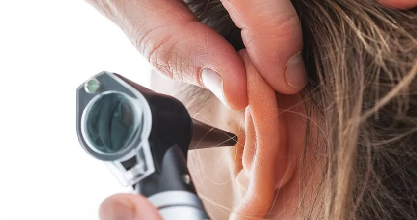 آیا استفاده از آنتی‌بیوتیک برای درمان عفونت گوش مفید است؟