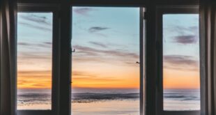 چطور با انتخاب کابینت، پنجره دوجداره و چیدمان اصولی، دکوراسیون خانه را متحول کنیم